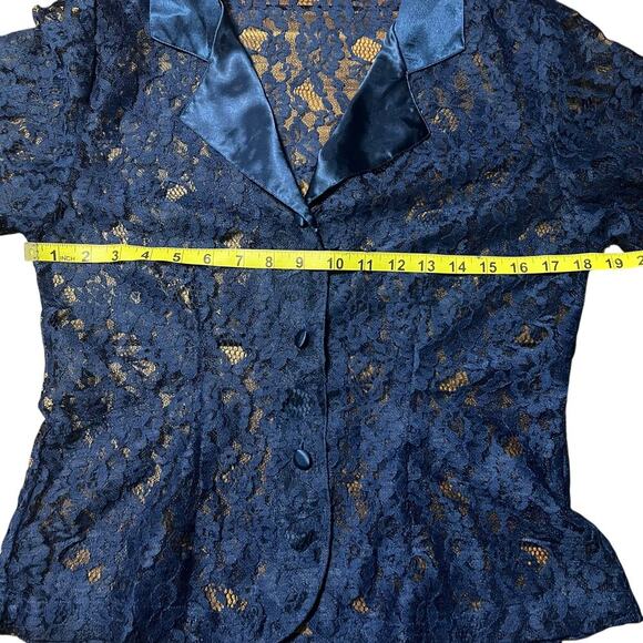 Vintage Gold Label Victoria's Secret Lace Top Size Medium - Picture 4 of 5
